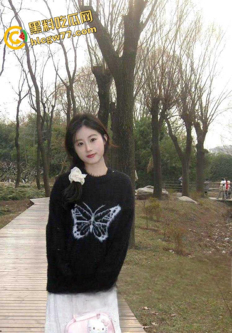 四川绵阳骚逼学生妹【王紫薇】被前男友各种调教 自慰摸奶夹奶 表情极度销魂!-2