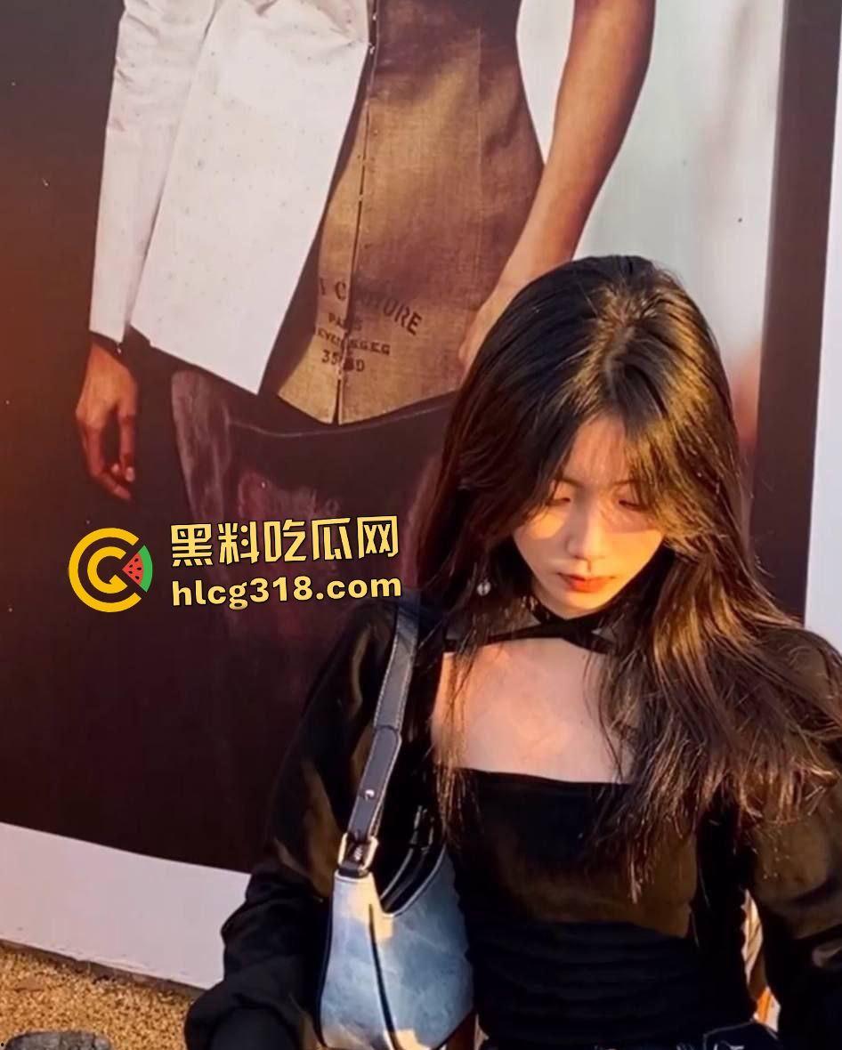 高颜值女大学生酒店开启骚逼技能,骑乘学长鸡巴喷水,细腰大臀口交超溜,第一次就这么熟练?-1