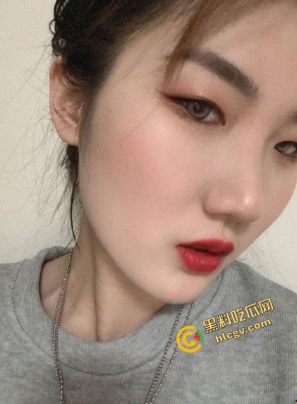 贵州遵义医科大学反差女大『唐艳梅』脸长得骚床上更骚 校外约炮单男赚钱 独家曝光流出!-4