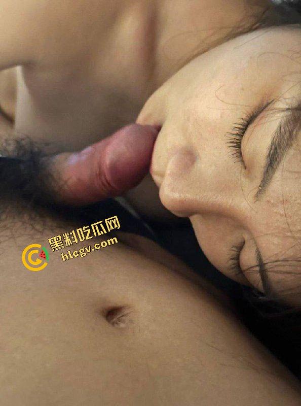 贵州遵义医科大学反差女大『唐艳梅』脸长得骚床上更骚 校外约炮单男赚钱 独家曝光流出!-8