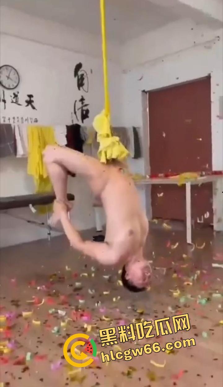 坠蛋狠人现身,农夫山泉挂蛋蛋只是日常,吊妹子上天才是绝活,这根铁鸡儿能打穿玄武门!-5