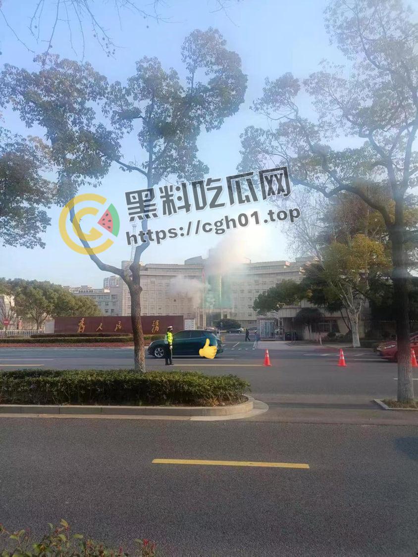 惊天大瓜!张家港市政府被炸 犯人【袁剑虹】留信要求严惩贪官 被封禁视频流出-2