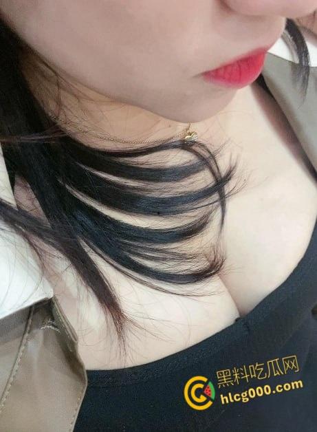 再次无套内射危险期的表姐,表姐主动勾引我出来,迫不及待的口交骑乘,太兴奋把表姐姐肉丝屁股打肿了!-3