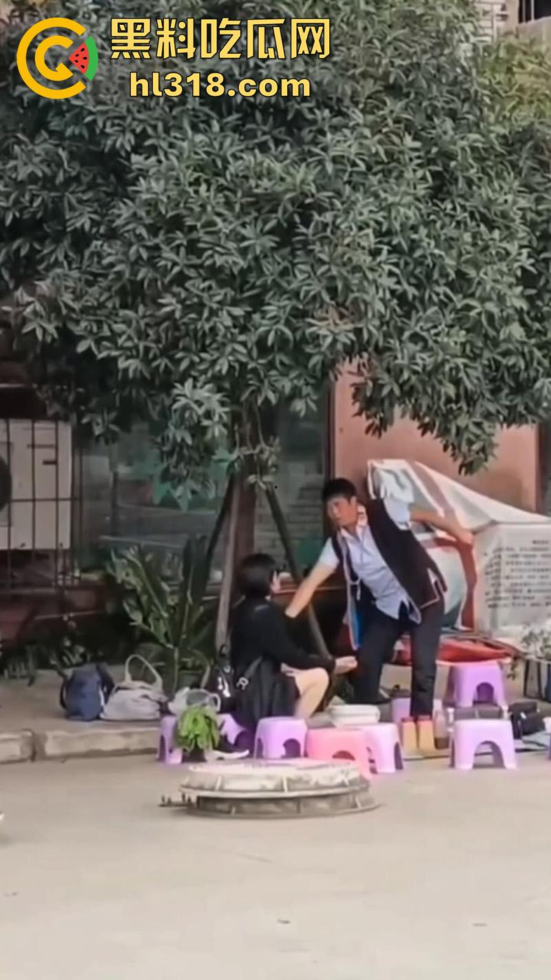 江湖大师摸奶算命,反手再掏女客户裤裆摸逼,这傻娘们还真信,难怪缅北能骗这么多人呢!-6