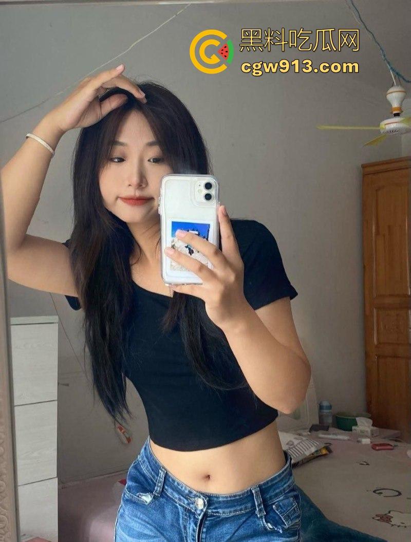 湖北经贸大学极品女大【李晓川】被金主包养性爱视频流出,多人酒店调教群P,校园女神沦为性玩具!-1