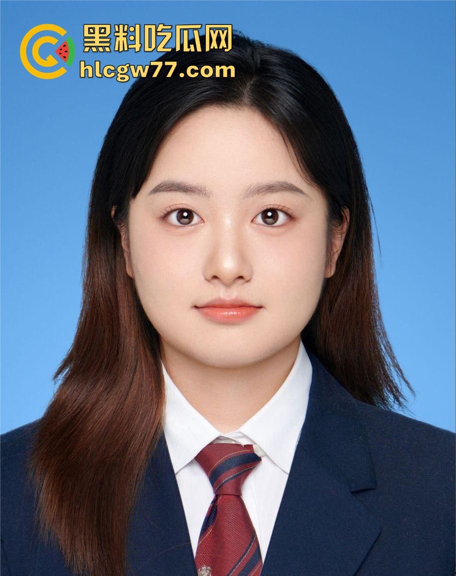 徐州医科大学大四可爱学姐【薛艺琳】表面乖女实则骚货,背着纯情男友网上调情 极致的反差母狗!-2