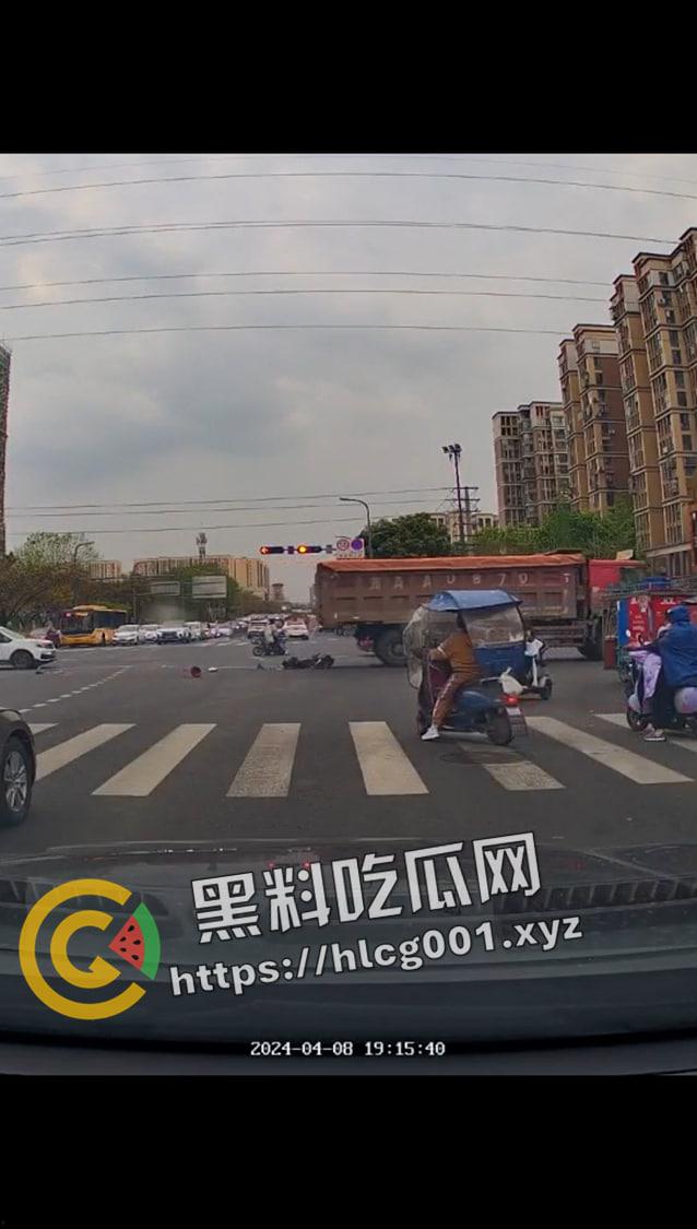 北京联华车祸事件！人被碾碎成渣  心脏掉出来还在跳动 现场心动画面流出 血腥慎点-5