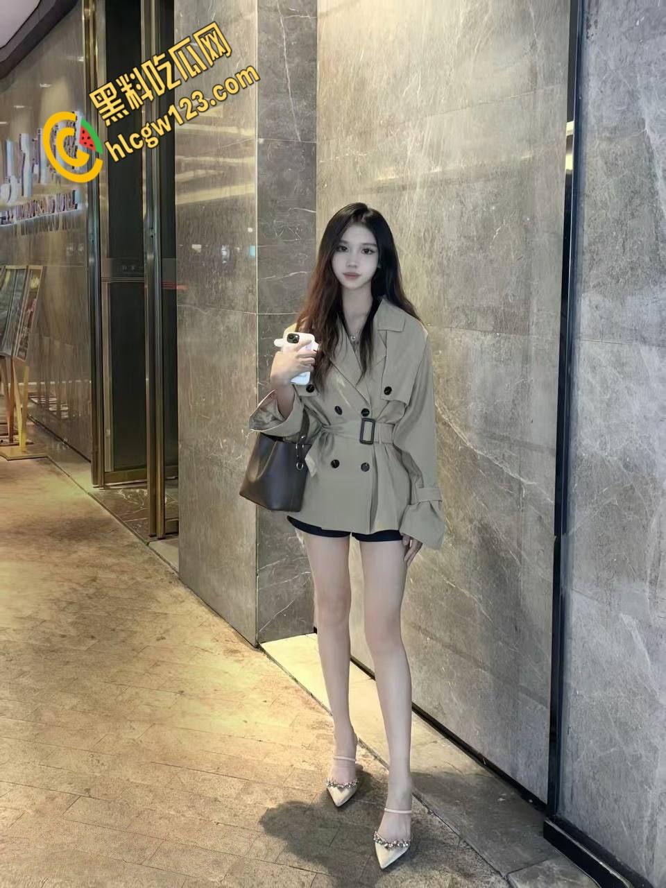 高颜值尤物【刘莎莎】,黑丝空姐开档诱惑,野战厕所猛插生怕别人不知道 !-1