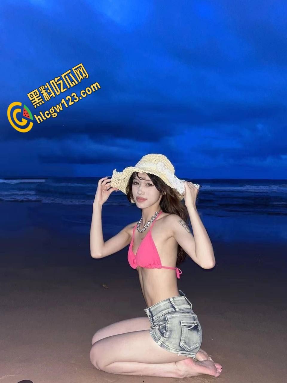 高颜值尤物【刘莎莎】,黑丝空姐开档诱惑,野战厕所猛插生怕别人不知道 !-4