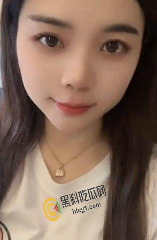 抖音高颜值东南亚新闻系网红 迪迪周在东南亚当地与纹身大哥打炮做爱视频曝光-4