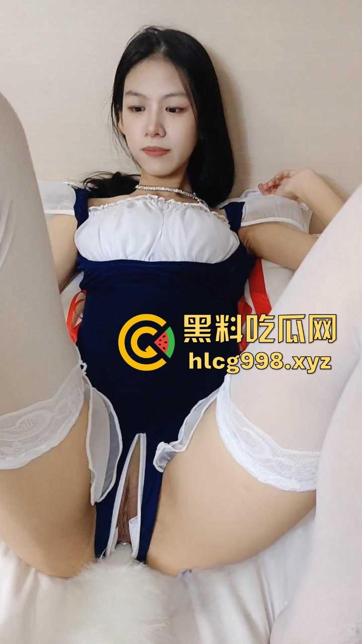 未涉世的00后嫩妹真好拿下!不到三千搞定白丝足交黑丝后入,粉嫩私处让人欲仙欲死!-9