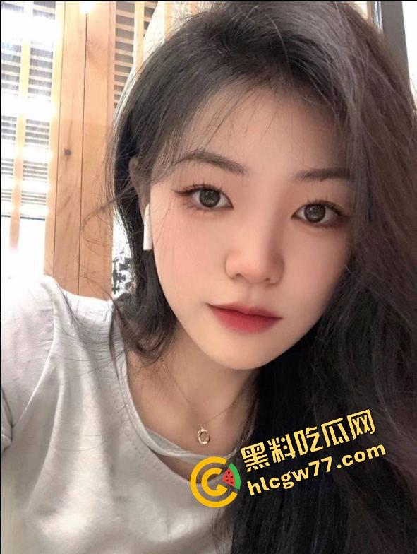 武汉公司里的母狗同事『钱津淼』喜欢玩SM戴项圈当狗，每晚都想被干哭，每次都要口爆才收工！-2