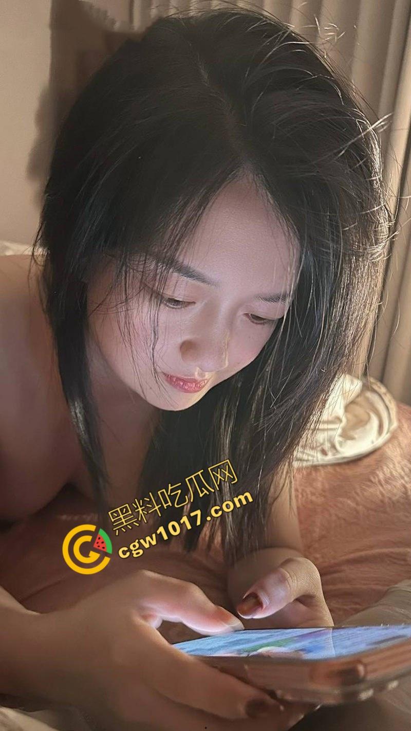 山东妖娆少妇狂野约炮!iPhone17 Pro诱惑下,淫声浪语不断,猛男直插猛射,浪叫不止,浓精灌满她痉挛的骚穴-1