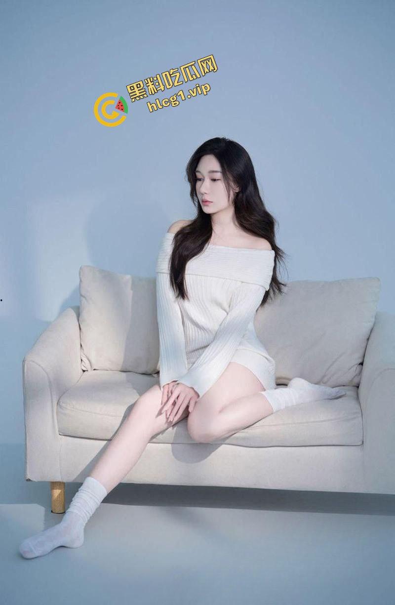 南京艺术培训班 长腿舞蹈老师『李晨洁』与学生家长偷情 有钱就能操!-4