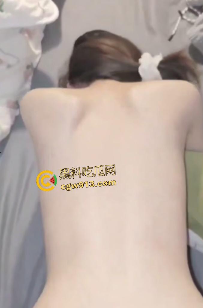 外卖小哥50元送醉酒妹子回家被勾引!细腰肥臀被操到狂抓床单,小哥又赚钱又得吃,太爽了!-3