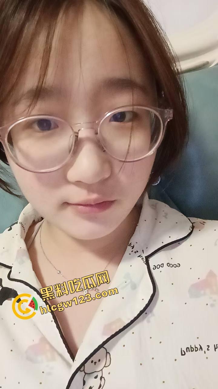 工地佬实拍投稿,简陋铁皮棚里实战啪啪,全程无隔音,骚女微露脸叫到外头都听见,虽不完美但骚得真实!-1