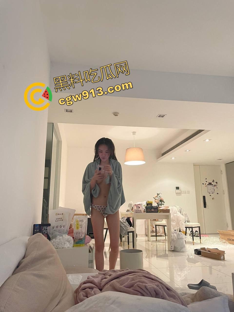 南昌外卖群里天天喊减肥的姑娘,朋友圈晒努力考证,其实夜里跪在床边被金主无套爆操,精液夹着走路去打工!-3