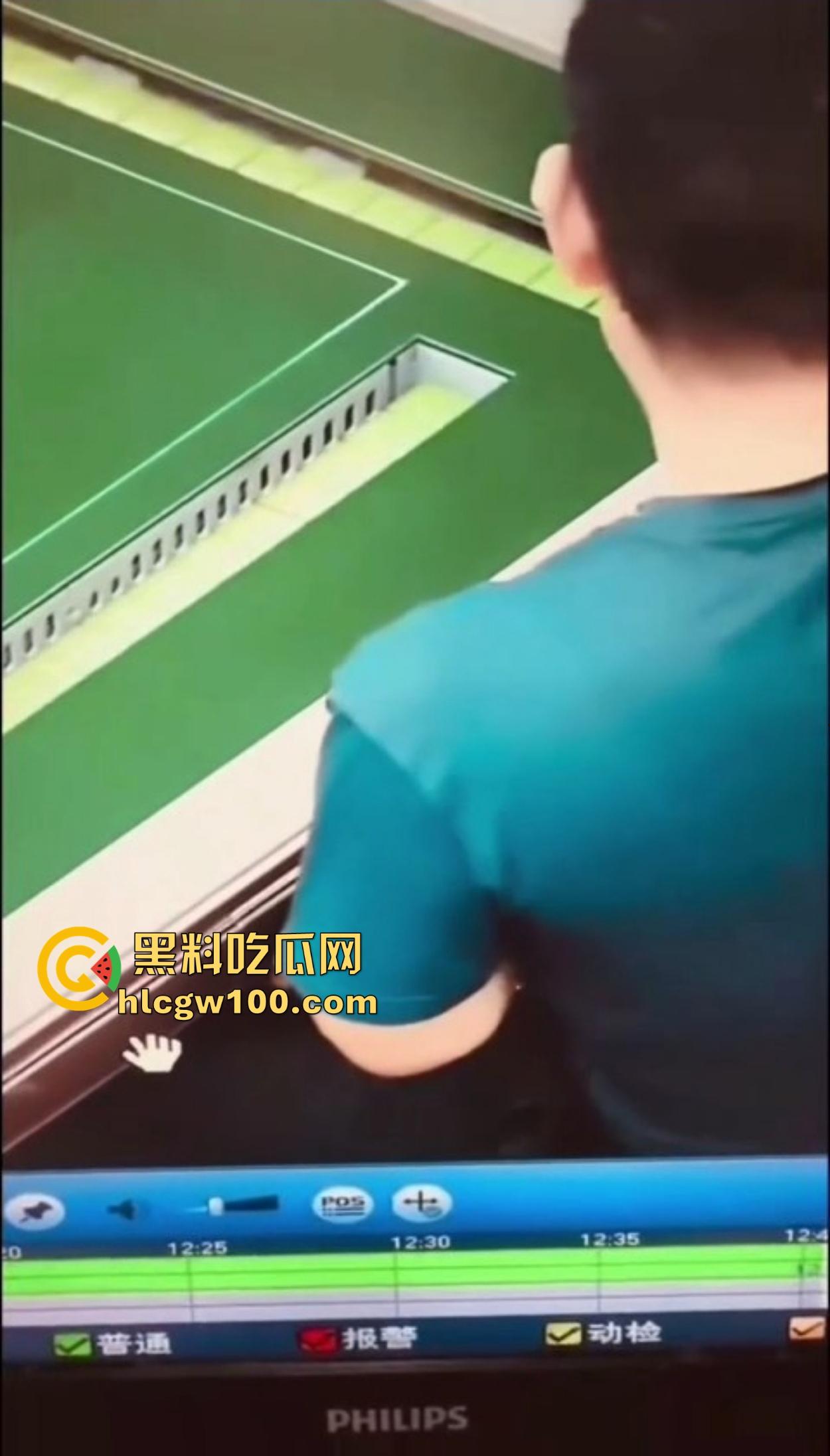 快过年了警惕千王之王,棋牌室暗藏高能,监控下轻松翻牌,十几番胡牌跟喝水一样,别让年都输没了!-8