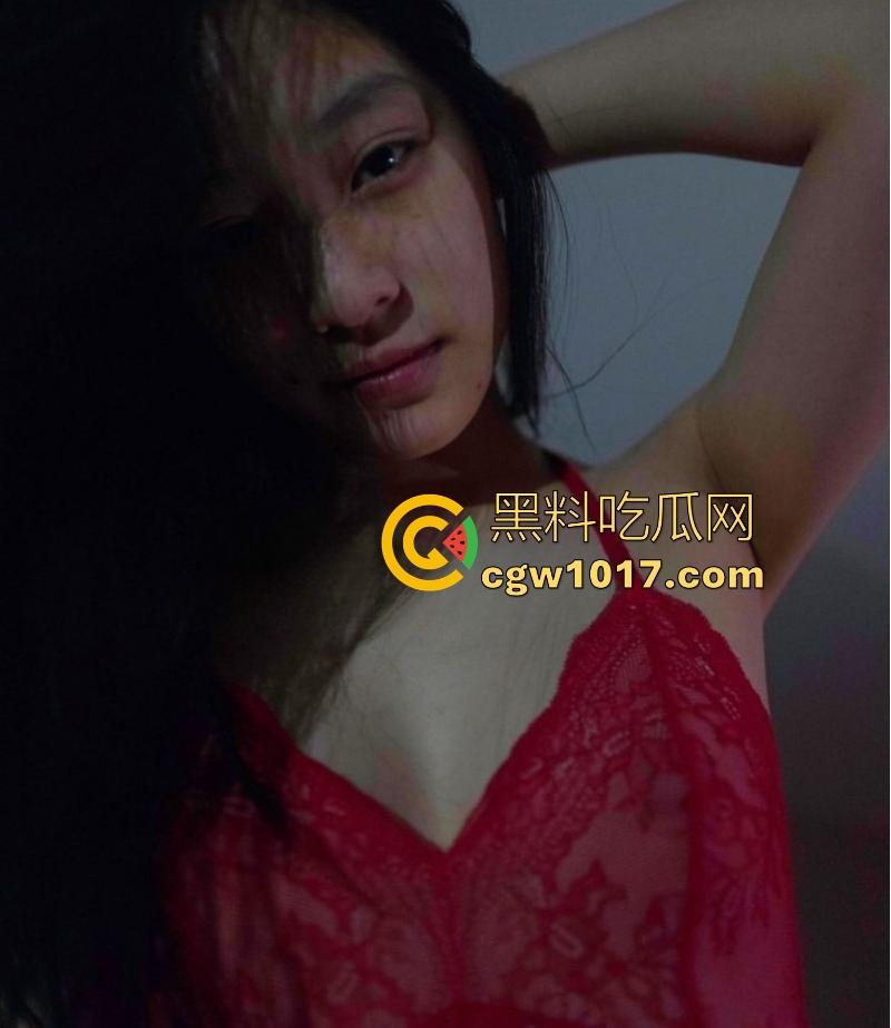 英国高颜值留学生性爱视频惨遭曝光,极品尤物身材,舔屌口技一流,无套后入爆操热精灌满骚穴!-3