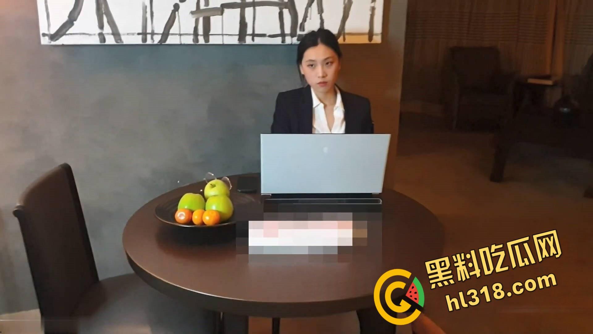 推特御姐juneliu最新作品,性感漂亮女上司用榨干精液的方式,惩罚第一天上班迟到的男下属 !-1