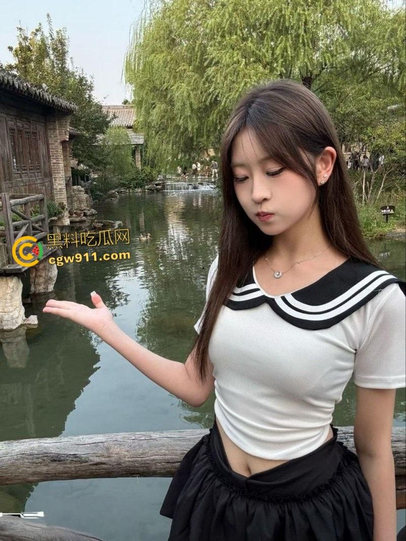 山东青岛反差女友【杨一涵】,白丝JK娇小诱人,肥嫩美鲍阴毛浓密,男友后入猛插呻吟连连!-2