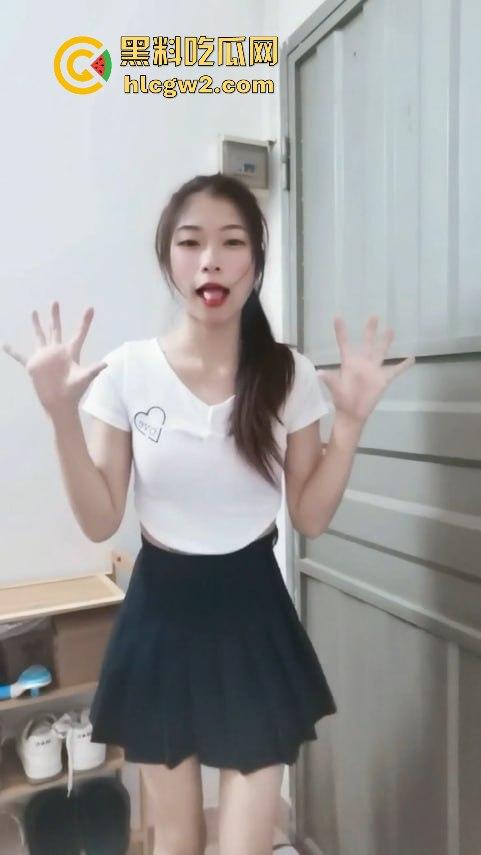 广西柳州厂妹【马诗雨】发骚现场!穿丝袜扭身狂舞,母狗发情般的淫荡模样引爆全场!独家爆料!-1