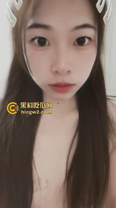 广西柳州厂妹【马诗雨】发骚现场!穿丝袜扭身狂舞,母狗发情般的淫荡模样引爆全场!独家爆料!-4