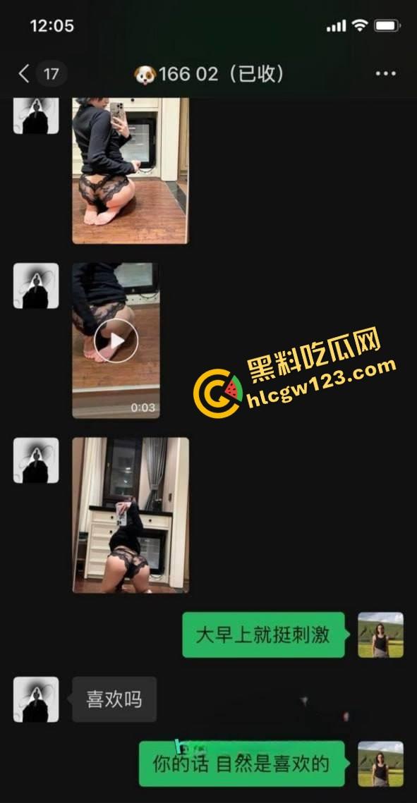 日照女大学生『孙欣欣』体育生前后夹击坐脸吃鸡双手撸两根,3P群啪、吃鸡69全来玩得跟条狗一样!-1