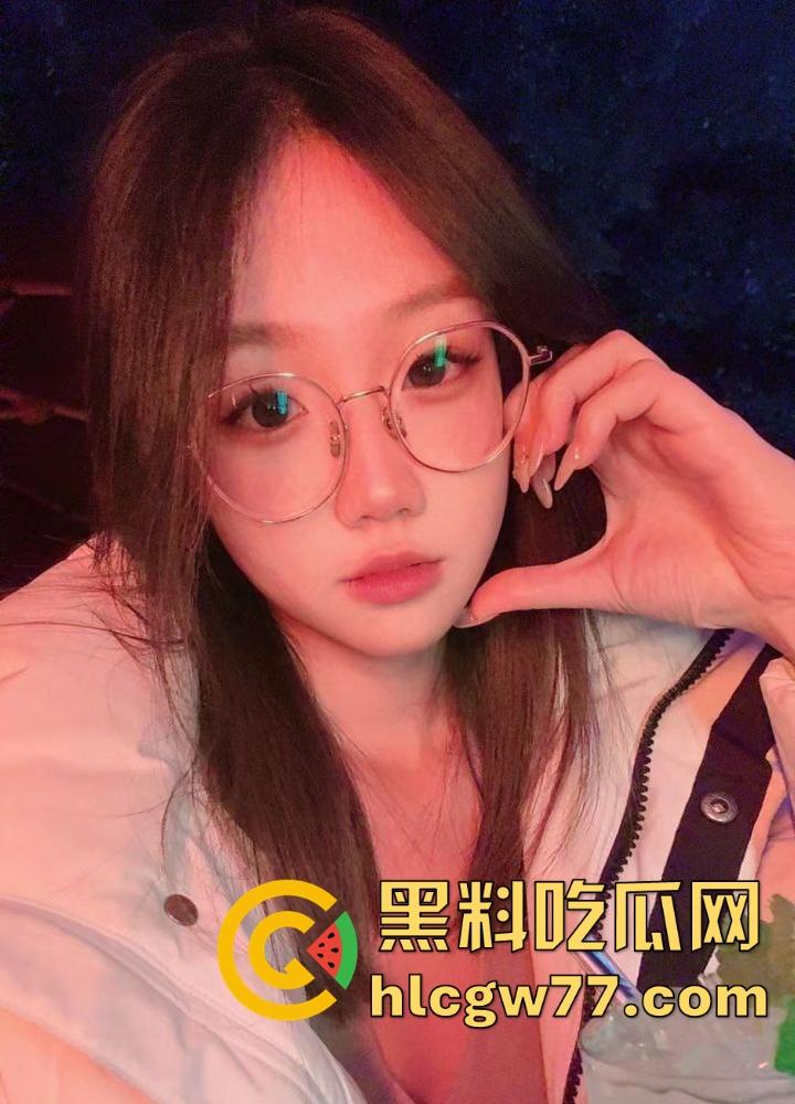 江苏盐城中学小情侣躲在教学楼后面偷腥被人偷拍,男生实在弥补确实的母爱吗?-1