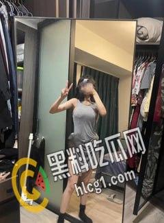 06年巨乳留学生私房照片流出,国外留学的反差婊小妹性欲旺盛平时没事爱拍点自慰视频给男友看,惨遭男友泄密-3