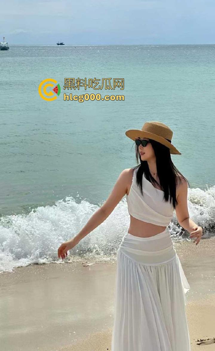 浙江大学00后学生妹【李依依】外表清纯可爱,实则性瘾缠身,夺魄翘臀被男友猛操,私密视频被渣男曝光!-2