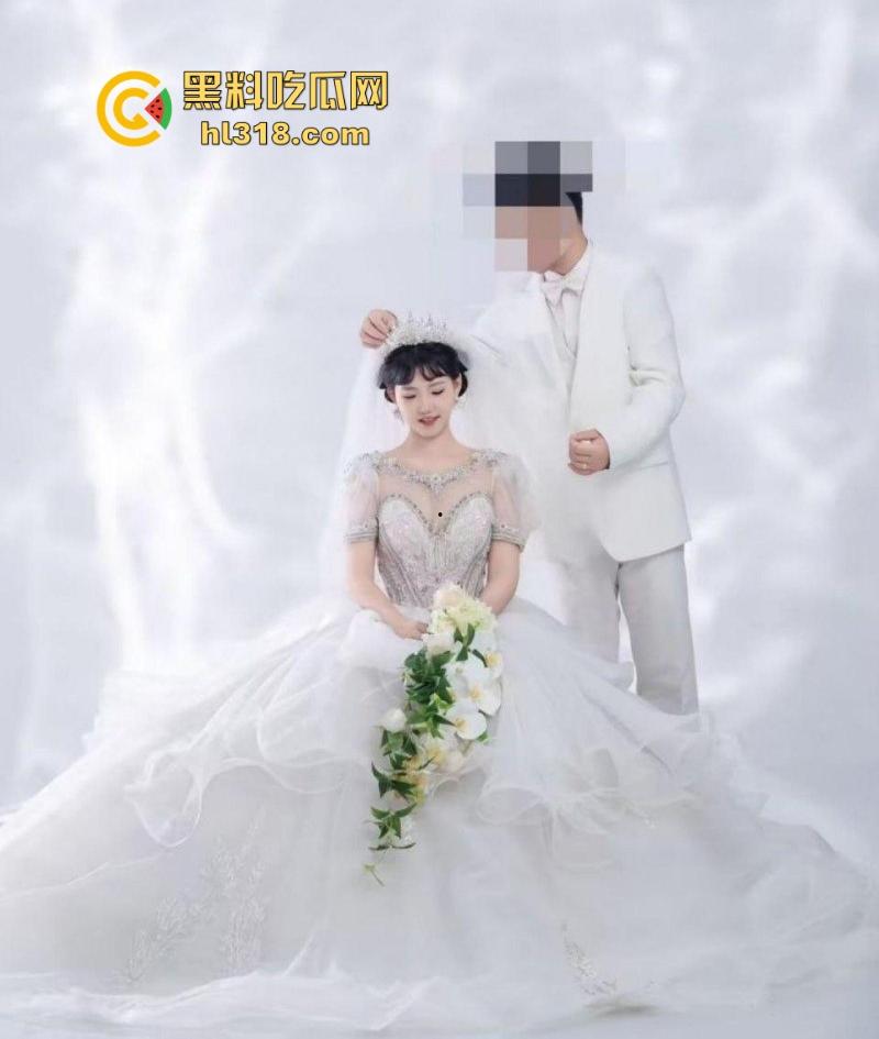 西安极品魅魔淫娃【李嘉馨】 订婚后仍不安于现状,痴迷炮友大屌,趁丈夫出差送逼上门,被暴操到淫水狂喷!-4