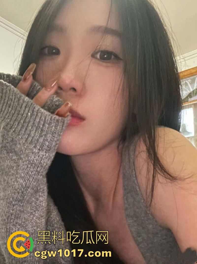 西安西京学院,建筑系系花【王曦雅】,背着爸妈和男友校外合租,结果两人闹分手,性爱视频生活照被曝光,69吃鸡场面超淫荡!-3