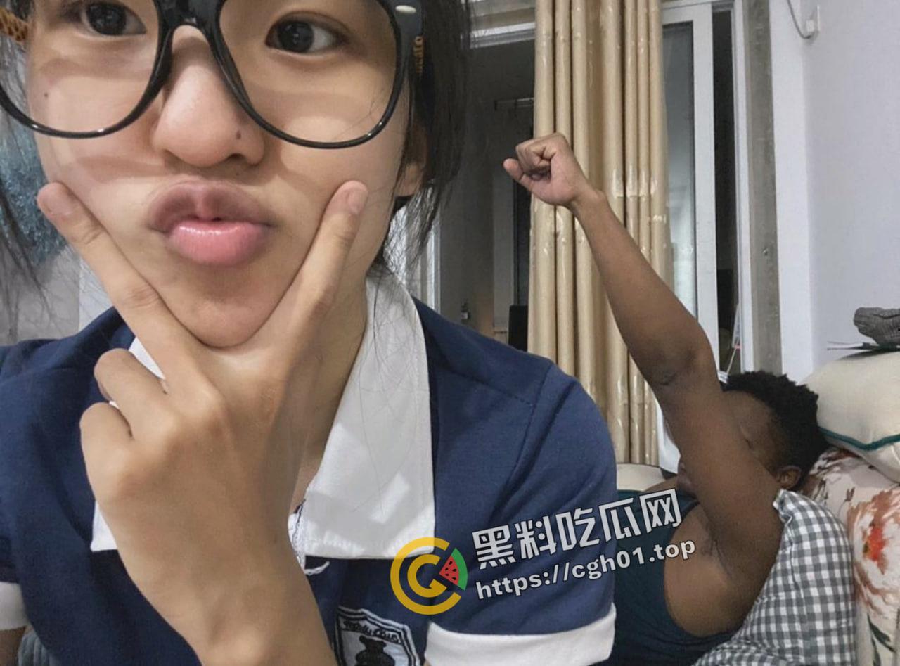 小仙女之光!杭州混圈媚黑婊勾搭上尼哥 朋友圈疯狂炫耀 抠逼视频被尼哥流出-1