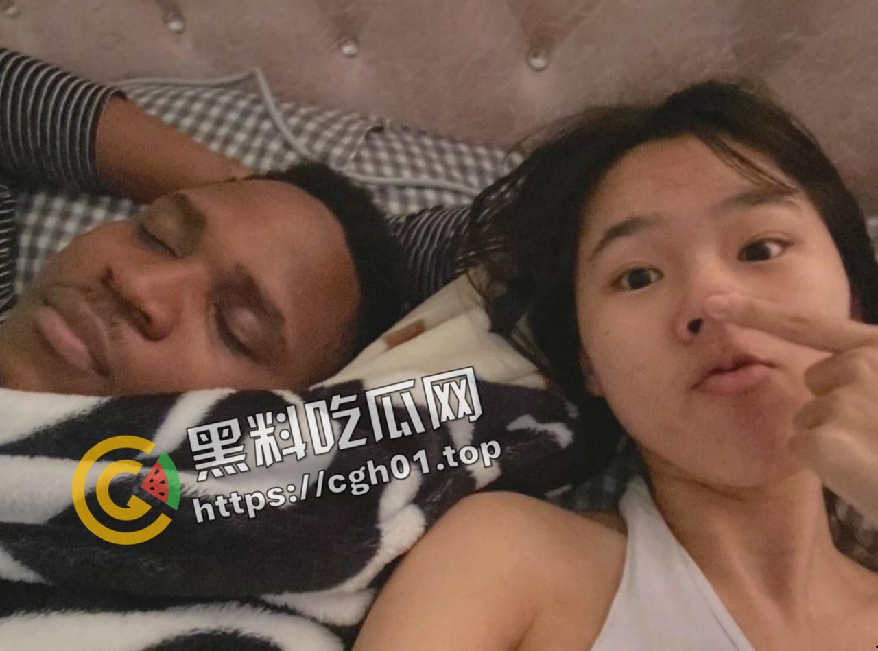 小仙女之光!杭州混圈媚黑婊勾搭上尼哥 朋友圈疯狂炫耀 抠逼视频被尼哥流出-5