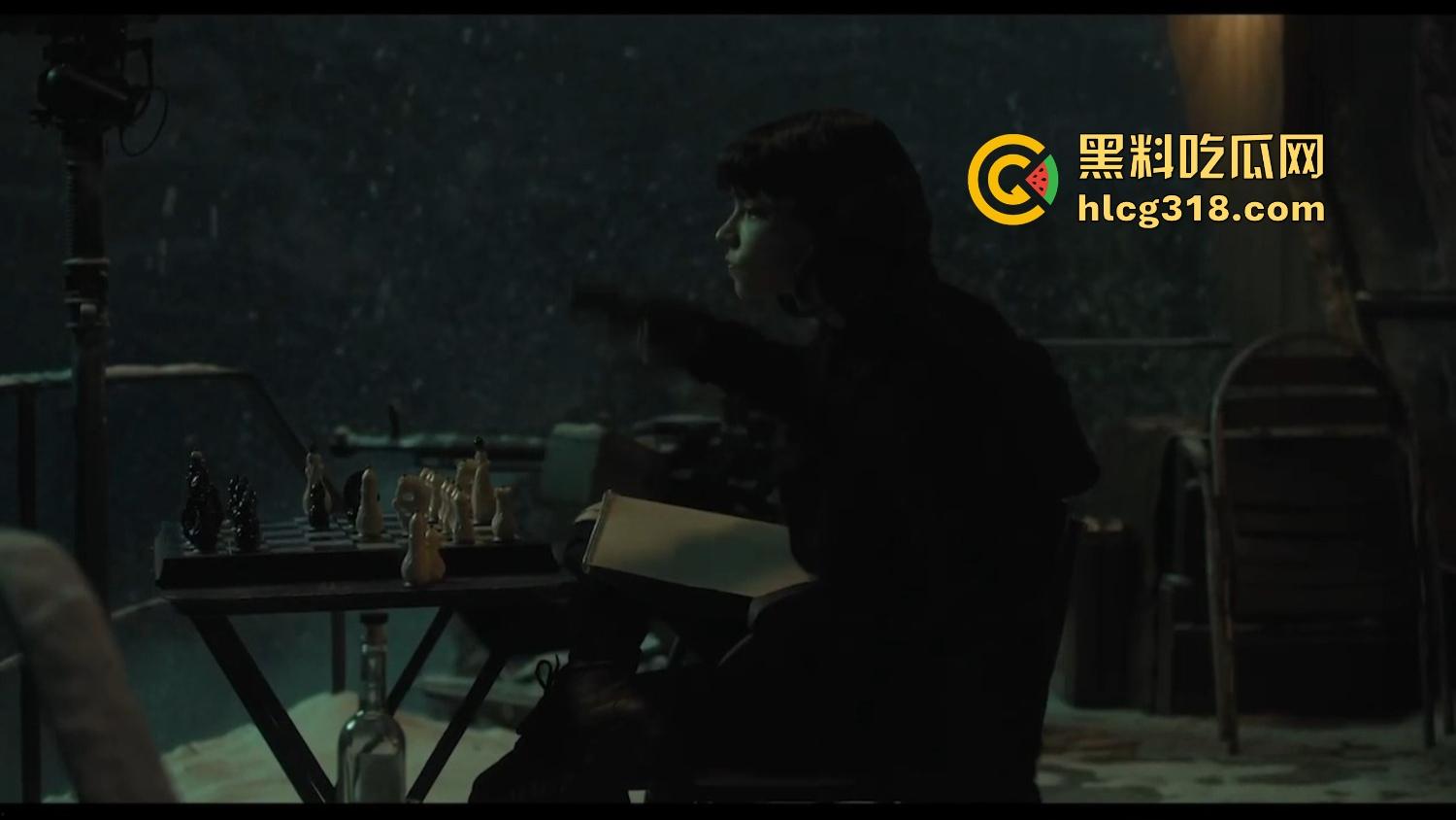 双杀手谈恋爱还上头?《峡谷 The Gorge》爆出杀人不眨眼,2025大片免费看!-7