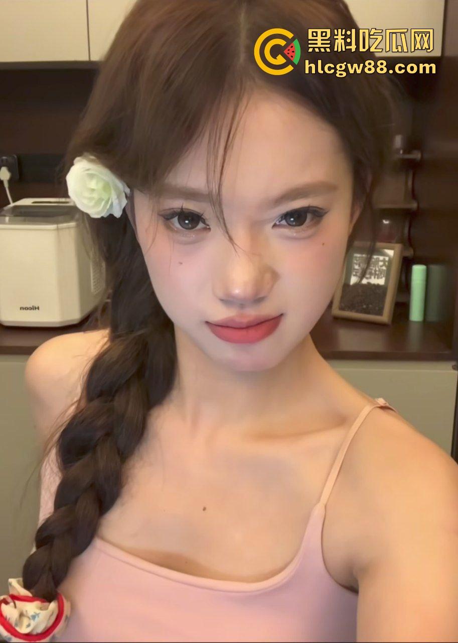 抖音纯欲反差女神化妆网红【我没瘦】私下约炮土豪哥酒店做爱,无套爆操内射后将视频曝光!-3