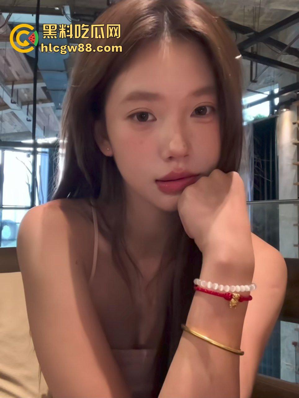 抖音纯欲反差女神化妆网红【我没瘦】私下约炮土豪哥酒店做爱,无套爆操内射后将视频曝光!-4