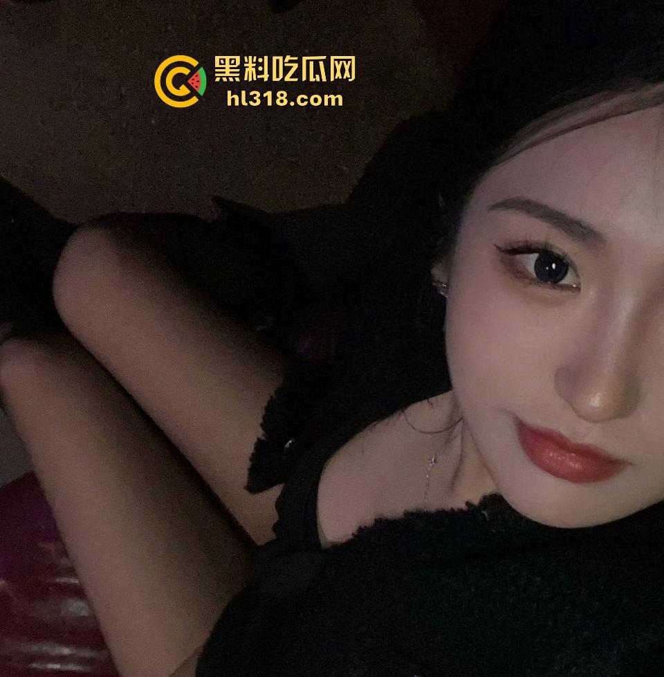 约炮外五县极品健身瑜伽裤,颜值超高臀部饱满,穿情趣内衣被无情后入猛烈抽插,诱惑无比!-9