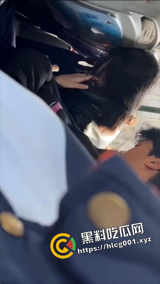 山东潍坊 学生情侣车上口爆 被人拍下并曝光 算是社死了 现在的学生是真的玩的开阿-5