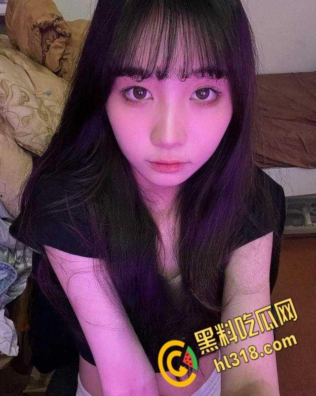 泉州师范学院【黄梦颖】,在学校是清纯高冷女神,私下和炮友床都干塌,馒头白虎逼被干的白浆四溢!-2