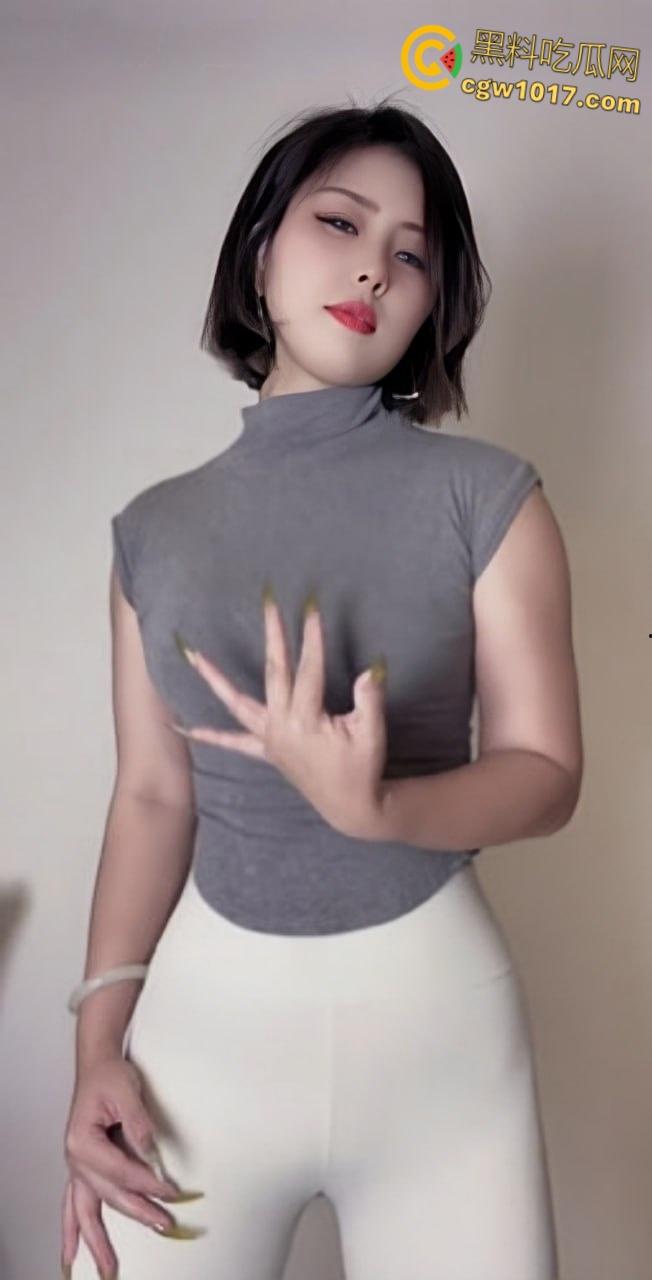 快手少妇眼镜妹【猫儿】，紧身衣骚舞大秀，连体灰丝随着音乐节奏扭动淫体，骆驼趾忽隐忽现挑逗至极！-2