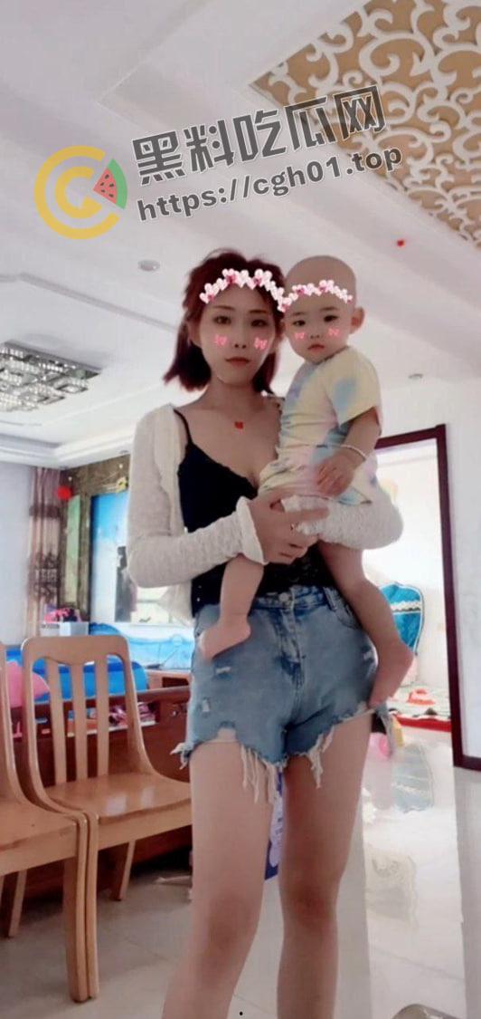 广东潮汕恒大名都美艳少妇【朱晓燕】出轨隔壁老王 被捉奸后曝光 阴毛旺盛的少妇水真多啊-4