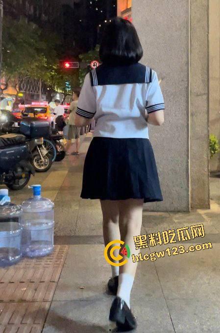 重庆技校反差婊【孙姗姗】自爆民宿狂欢夜,JK外套还没脱就被干翻在床,操到后半夜连床都下不了!-2