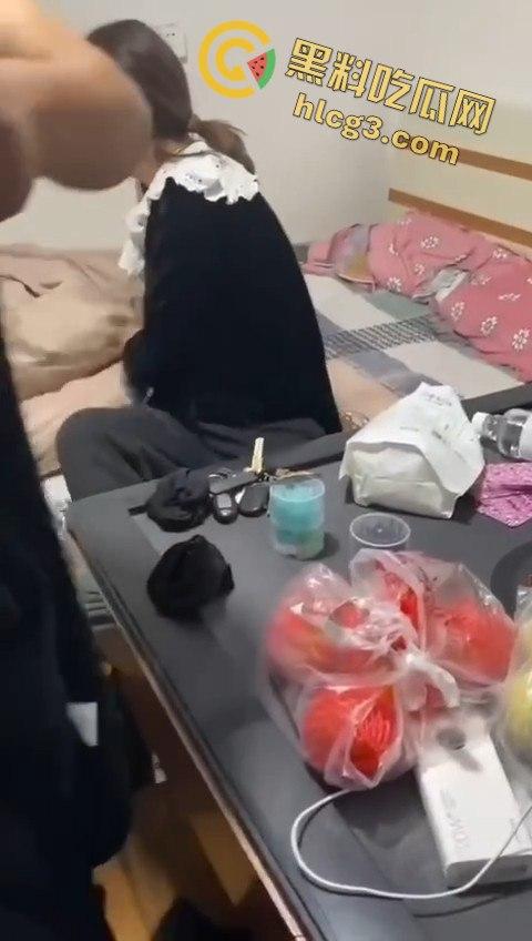 捉奸捉到奸夫淫妇现场!网友发问:为啥不先离婚?-6