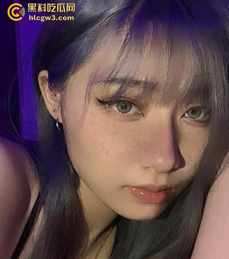 武汉御姐【米若琳】被操到呻吟不止!腰臀骚劲爆表,和男友做爱视频被曝光,极致姿势让人看得想操!-1