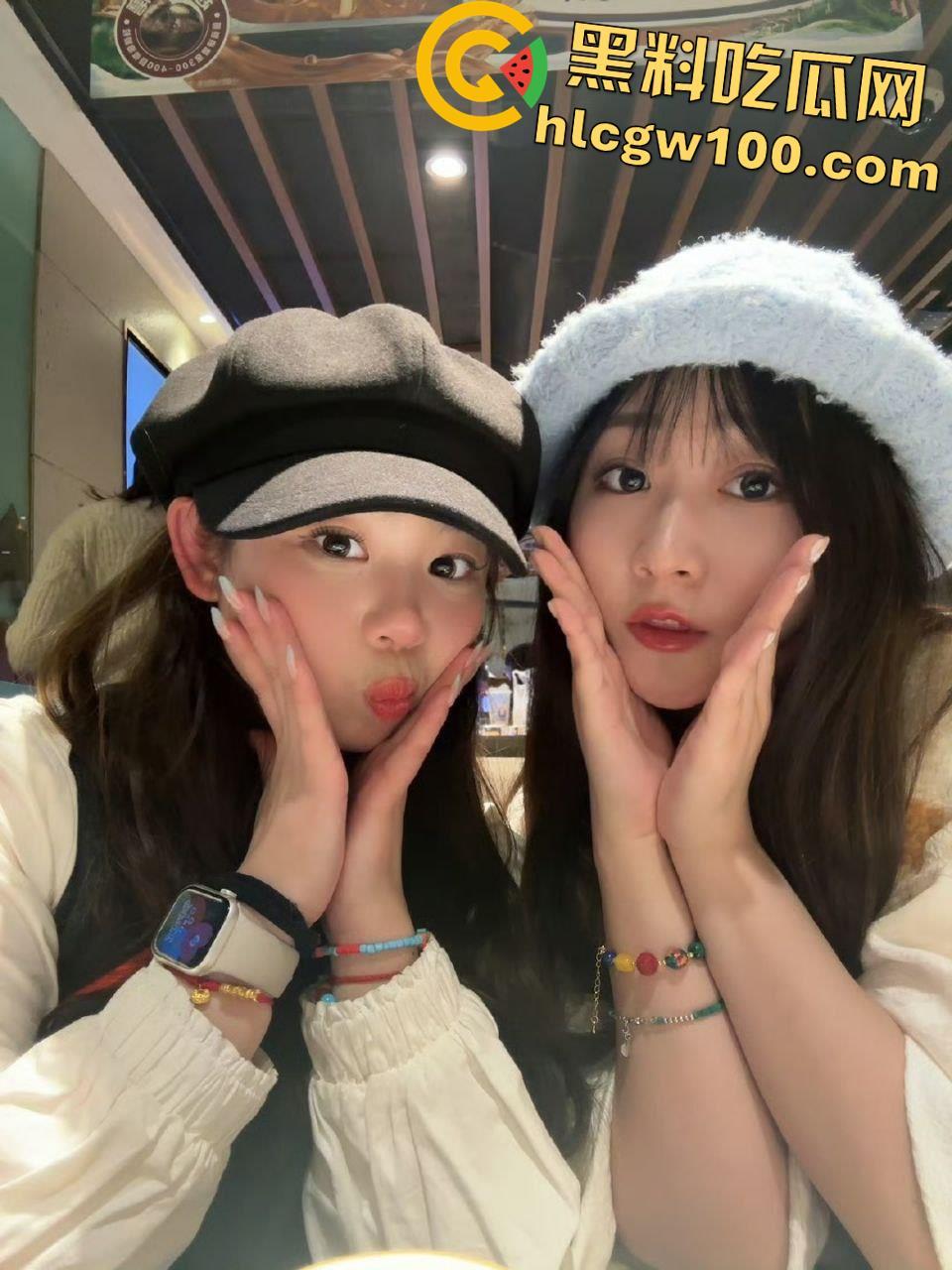 天津【郝天莙】按主人命令社死曝光,高颜值粉嫩白虎骚穴,纹身肥臀玩肛塞-7