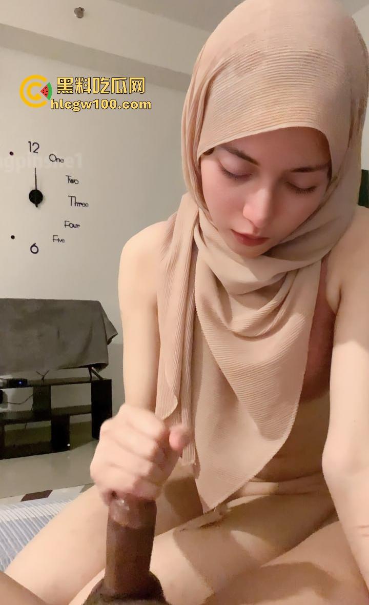 中东头巾女竟是淫荡小母狗,不雅视频流出,不是说中东女人很保守封建吗?-9