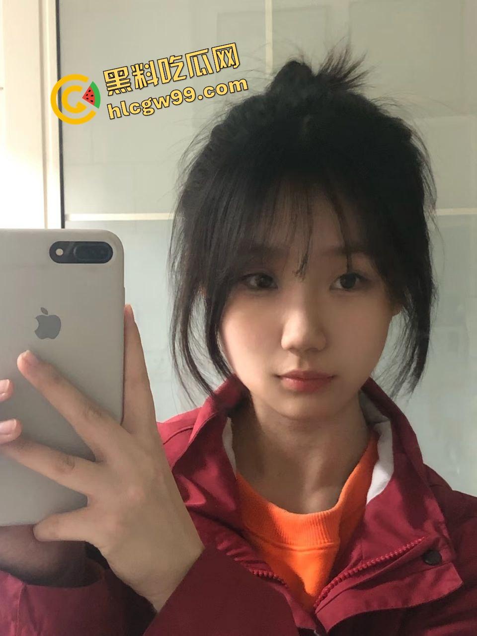 广西职高清纯马尾少女【杨佳琪】毕业进厂与混混宿舍打炮,全裸女上暴力后入输出!独家偷拍曝光流出!-2