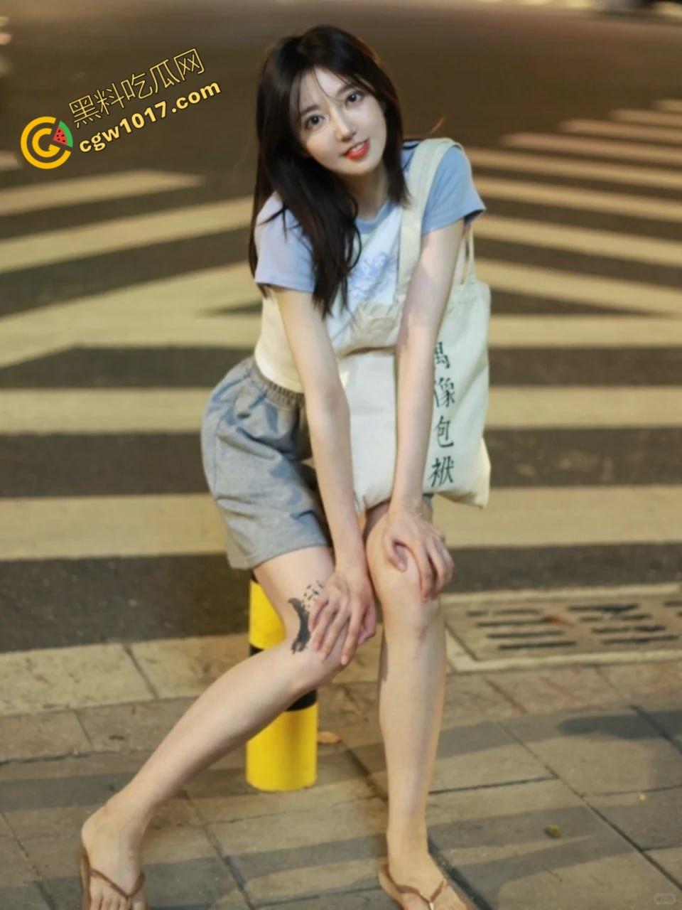 深圳20岁气质御姐【姜雪】与男友居家自拍泄密:清纯大眼女神秒变母狗,厨房撅臀口交深喉,粉嫩骚逼被大屌暴插内射-1